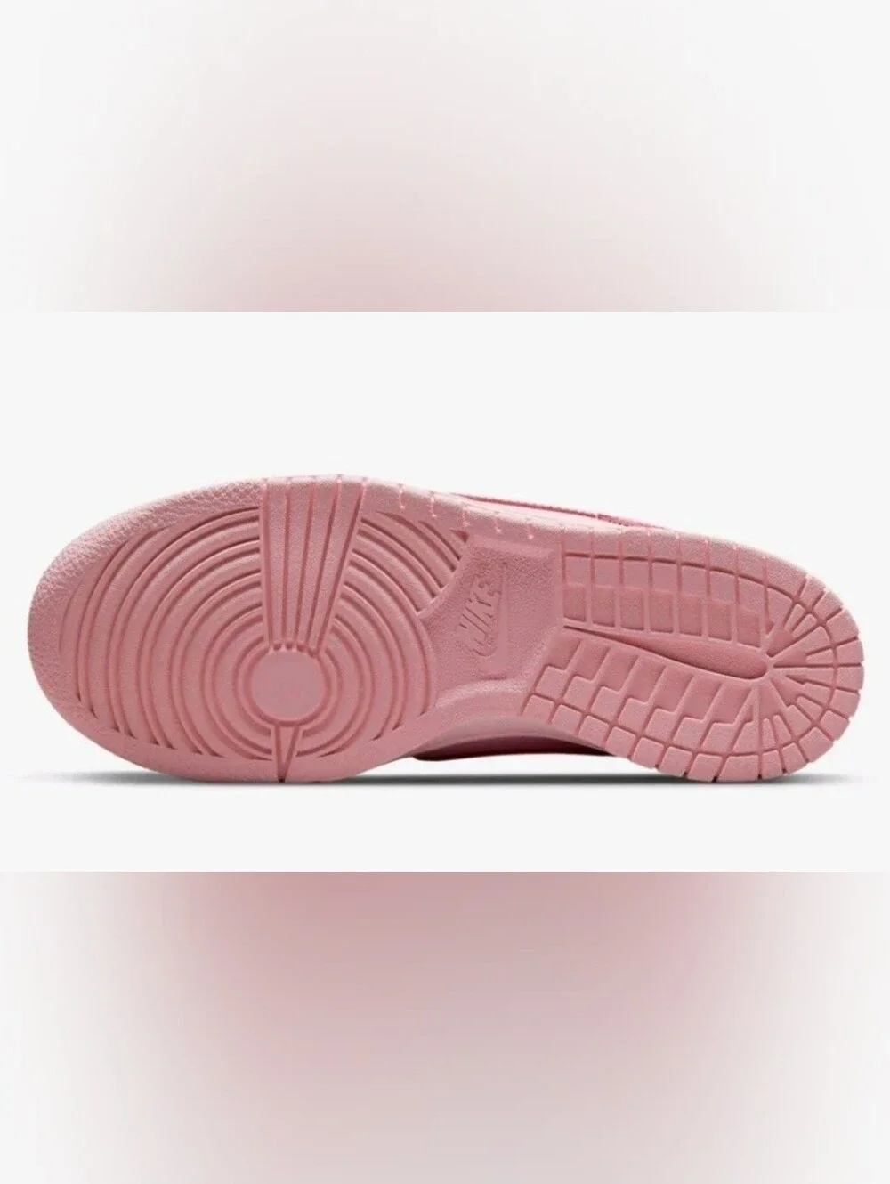 NIKE WOMEN'S LOW TRIPLE PINK SNEAKERS. SIZE 8 U. S.  DH9756-600